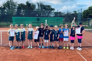 Gruppenfoto mit Kindern