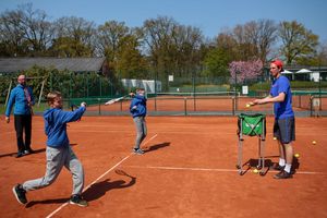 Tennisunterricht mit Jugendlichen